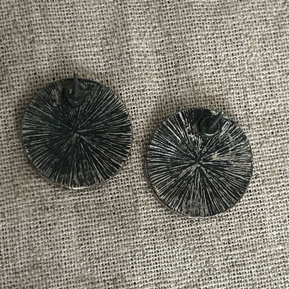 BKE Stud Earrings Stud Buckle Zebra Print Gunmetal Silver Black Round Button - Picture 5 of 6